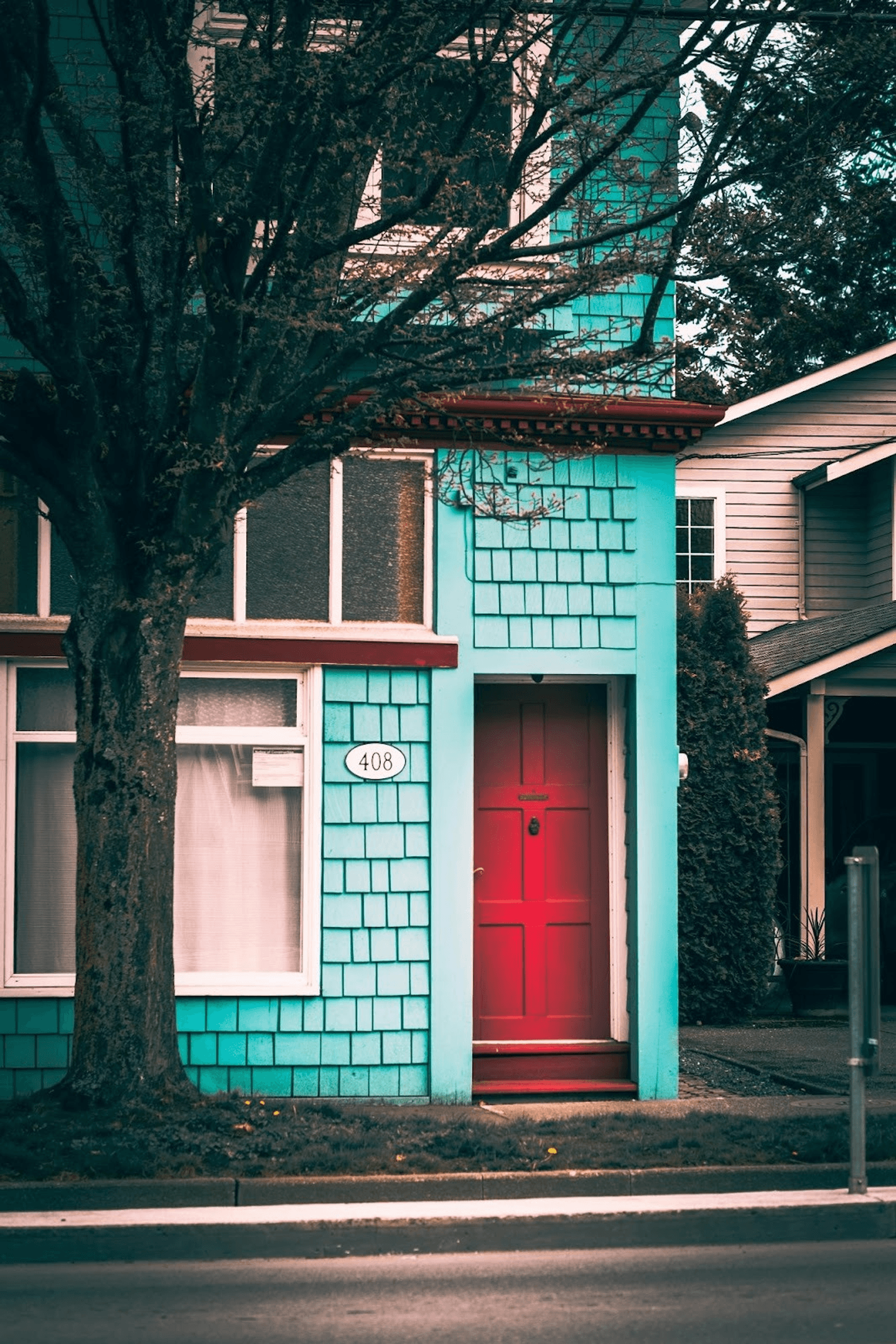 Engaging social media content with real estate photos